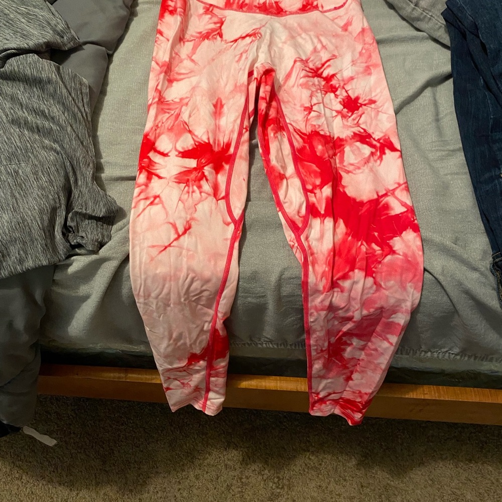 Balance athletica hot pink tie dye leggings, never worn
